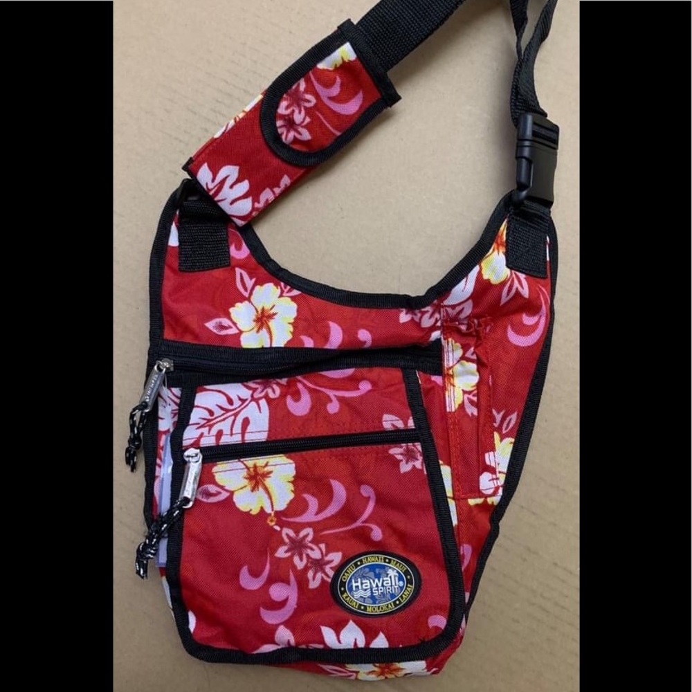 NWT Hawaii Spirit Two Pocket Long Strap Bag